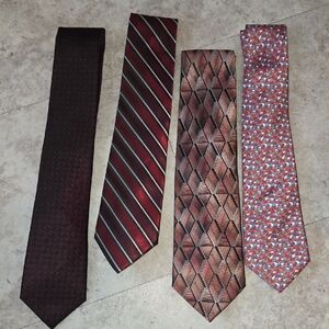 Men's Burgundy Patterned Silk Tie - Brand Unknown